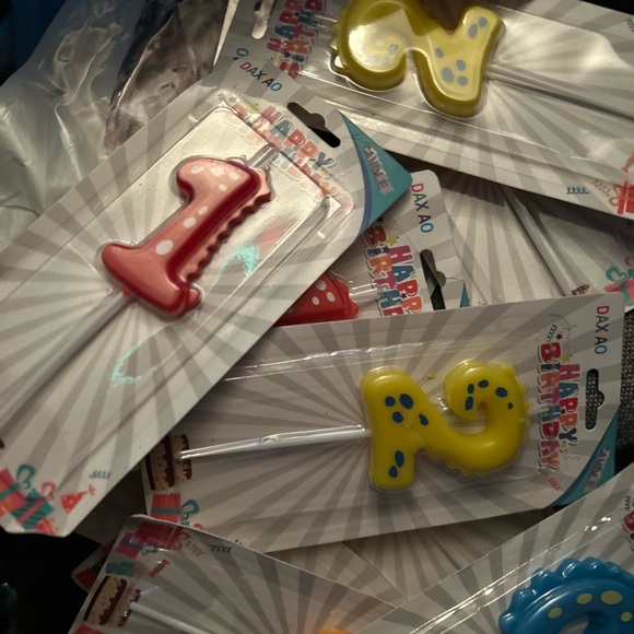 5 pounds of Amazon returns you pick the category. I filled the box. - Picture 6 of 13